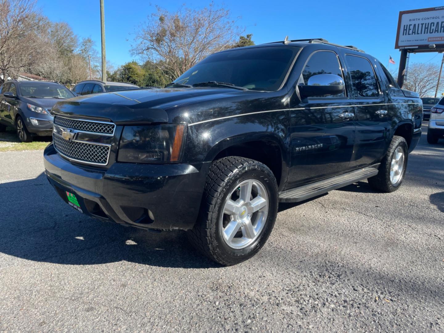 2011 BLACK CHEVROLET AVALANCHE LT (3GNMCFE09BG) with an 5.3L engine, Automatic transmission, located at 5103 Dorchester Rd., Charleston, SC, 29418-5607, (843) 767-1122, 36.245171, -115.228050 - Leather, CD/AUX/Sat, backup Camera, Dual Climate Control, Power Everything (windows, locks, seats, mirrors), All-weather Mats, Keyless Entry, Running Boards, Tow Package, Alloy Wheels. 174k miles Located at New Life Auto Sales! 2023 WINNER for Post & Courier's Charleston's Choice Pre-owned Car Deale - Photo#2